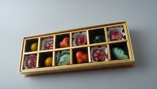 Artisan Chocolate Gift Box – Featuring 12 Handcrafted Single-Origin Chocolates