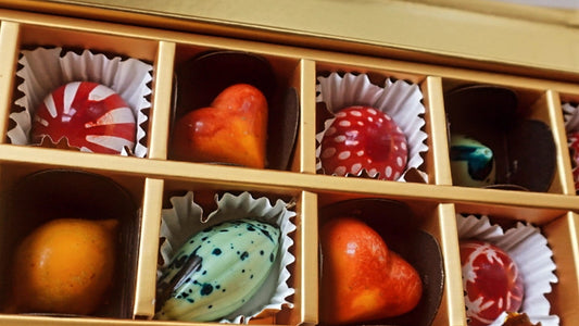 Artisan Chocolate Gift Box – Featuring 12 Handcrafted Single-Origin Chocolates